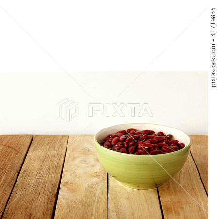 red beens are on white background. red beens are on white background. 31719835