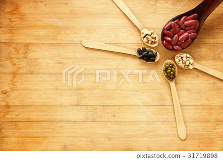 Different kinds of Grains, five grains Different kinds of Grains, five grains 31719898