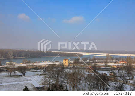 View the confluence of the Danube and the Sava River from the Kalemegdan Park in Belgrade 31724318