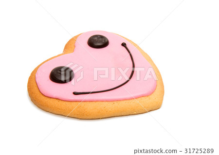 Cookie heart isolated Cookie heart isolated 31725289