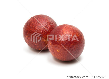 Bloody orange isolated 31725328