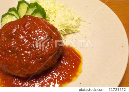 Hamburger steak with tomato sauce 31725352