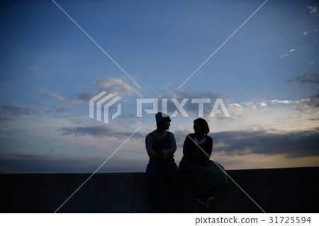 夫婦黃昏剪影 31725594
