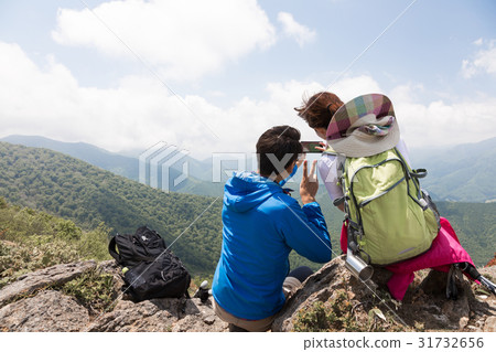 登山徒步旅行的形象 登山徒步旅行的形象 31732656