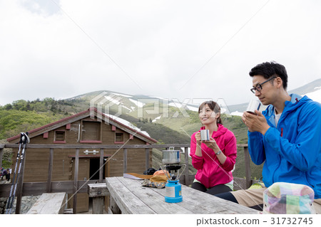 Mountaineering trekking image Mountaineering trekking image 31732745