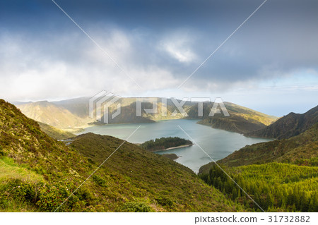 Lake of Fire (Lagoa do Fogo) in the volcano crater Lake of Fire (Lagoa do Fogo) in the volcano crater 31732882