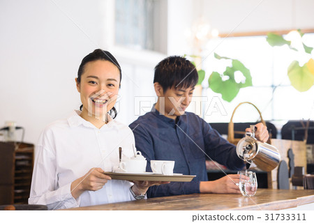 A young cafe clerk 31733311