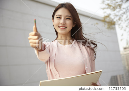 Young woman Young woman 31733503