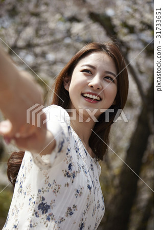 年輕的女人 31733651