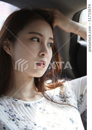 年輕的女人 年輕的女人 31733674