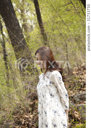 年輕的女人 31733730