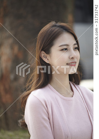 年輕的女人 31733742