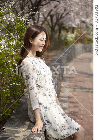 年輕的女人 31733902