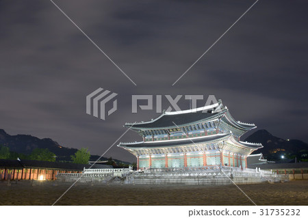 Kunjeongjeon (National Treasure No.223), Gyeongbokgung Palace, Jongno-gu, Seoul 31735232