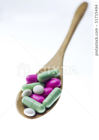 Spoon, pills 31735494