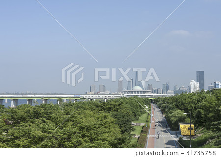 National Assembly Building, Tangshan Bridge, Yanghwa Bridge, Bicycle Route, Han River Municipal Park, Yeouido, Yeongdeungpo-gu, Han River, Seoul 31735758
