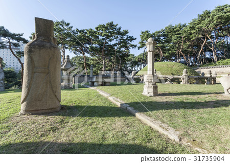 Moon Inseok, Jang Myung-lil, Seolleung, Jeongryeongneung (Historic Site No. 199), Samdong, Gangnam-gu, Seoul Moon Inseok, Jang Myung-lil, Seolleung, Jeongryeongneung (Historic Site No. 199), Samdong, Gangnam-gu, Seoul 31735904