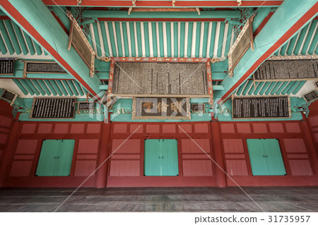 Sungkyunkwan Myeonhwangdang (Treasure No. 141), Seoul Mausoleum, Sungkyunkwan (Historic Site No. 143), Jongno-gu, Seoul Sungkyunkwan Myeonhwangdang (Treasure No. 141), Seoul Mausoleum, Sungkyunkwan (Historic Site No. 143), Jongno-gu, Seoul 31735957