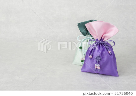 Bags 31736040