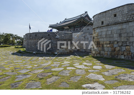 Changryon-moon, Suwon Hwaseong Fortress (Historic Site No.3), Suwon, Gyeonggi-do Changryon-moon, Suwon Hwaseong Fortress (Historic Site No.3), Suwon, Gyeonggi-do 31736282