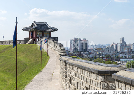 Tohru Fort, Suwon Hwaseong Fortress (Historic Site No.3), Suwon, Gyeonggi 31736285