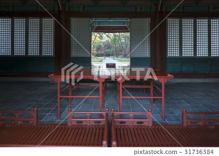 Priest, Yeongnyeongneung (Historic Site No. 195), Yeoju City, Gyeonggi-do Priest, Yeongnyeongneung (Historic Site No. 195), Yeoju City, Gyeonggi-do 31736384