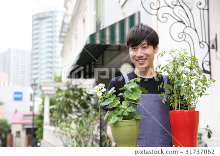 Men with flowerpots Men with flowerpots 31737062