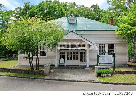 Edwin Dunn Memorial Hall 31737246