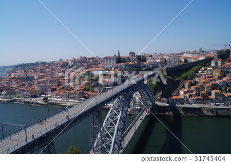 Don Lewis Ise bridge and old town in Portugal Porto Don Lewis Ise bridge and old town in Portugal Porto 31745404