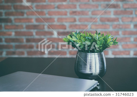 Artificial small tree in an aluminum flower pot Artificial small tree in an aluminum flower pot 31746023