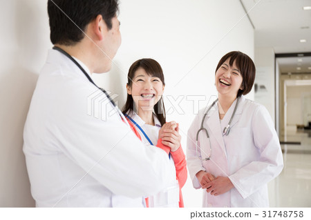 Doctor nurse team 31748758