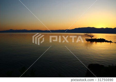 Lake Biwa sunset view 31750890