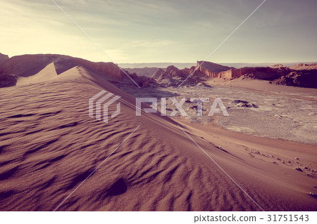 Sand dunes in Valle de la Luna, Atacama, Chile 31751543