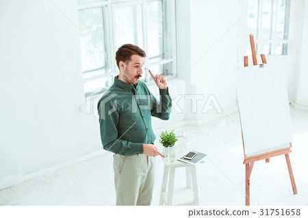 Speaker at Business Meeting in the conference hall 31751658