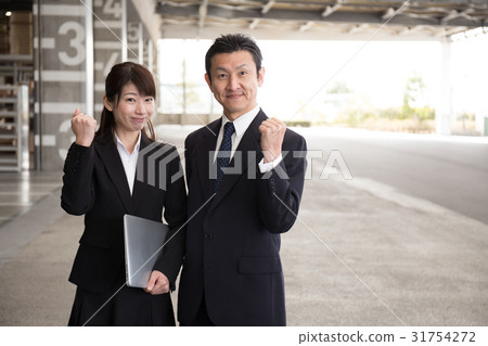 Logistics warehouse business image Logistics warehouse business image 31754272