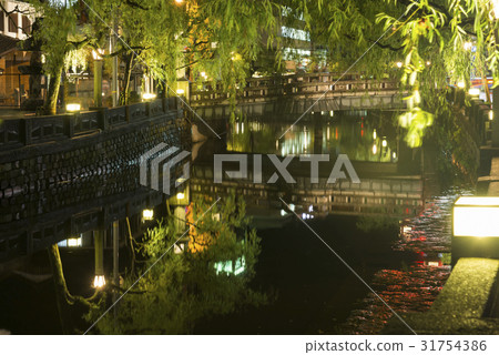 Night view of Kinosaki hot spring Night view of Kinosaki hot spring 31754386
