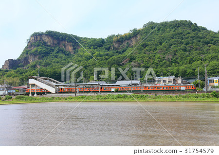 115 series which is stopped at Iwane Station 31754579