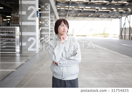 物流倉庫工作人員形象 物流倉庫工作人員形象 31754835