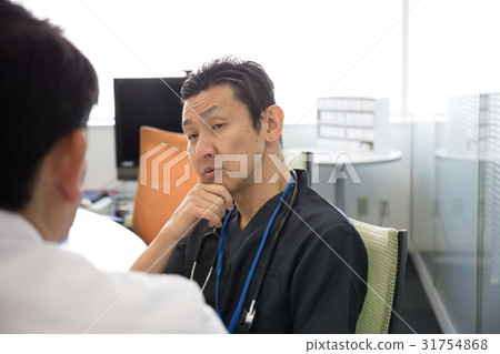 醫院外科醫生的診所主席 31754868