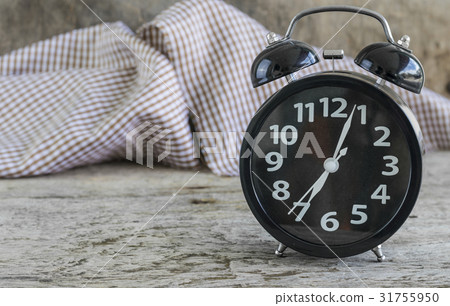 alarm clock 31755950