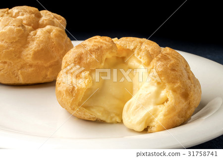 Cream puff 31758741