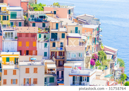 Closeup of beautiful and cozy village of Manarola Closeup of beautiful and cozy village of Manarola 31758764