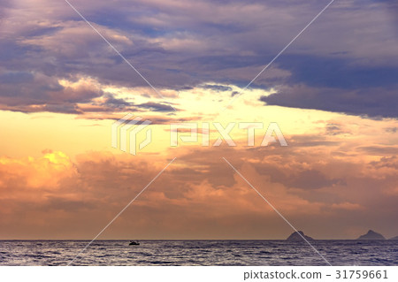 Sunrise at Ipanema 31759661