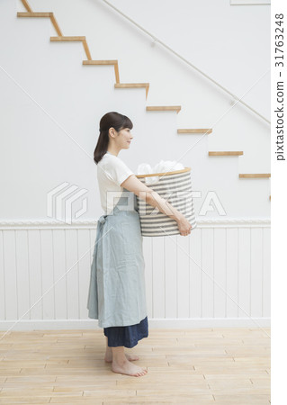 Washing image housewife portrait Washing image housewife portrait 31763248