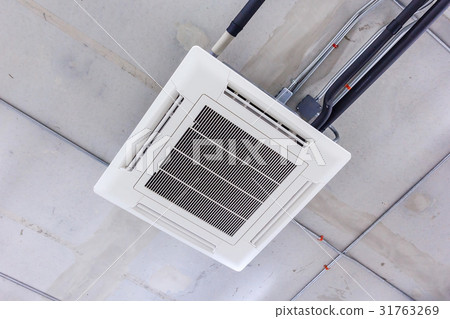 Ceiling mounted cassette type air conditioner  31763269