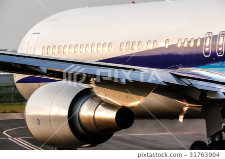 Jet injected passenger plane (take-off preparation) Jet injected passenger plane (take-off preparation) 31763904