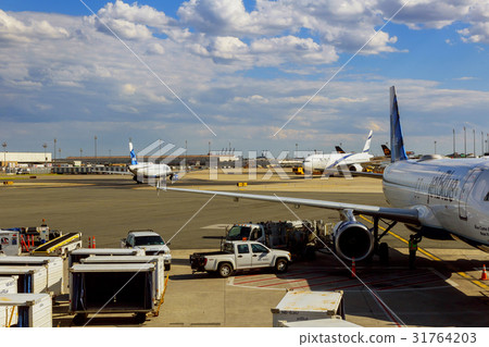 NEWARK, NJ - JUNE 07 31764203