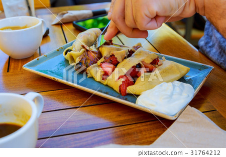 Pancake with fruits and cream Pancake with fruits and cream 31764212