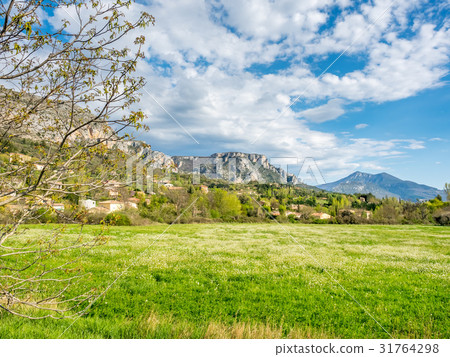 Landscape view of countryside 31764298