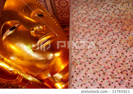 Reclining Buddha gold statue , Bangkok 31765921